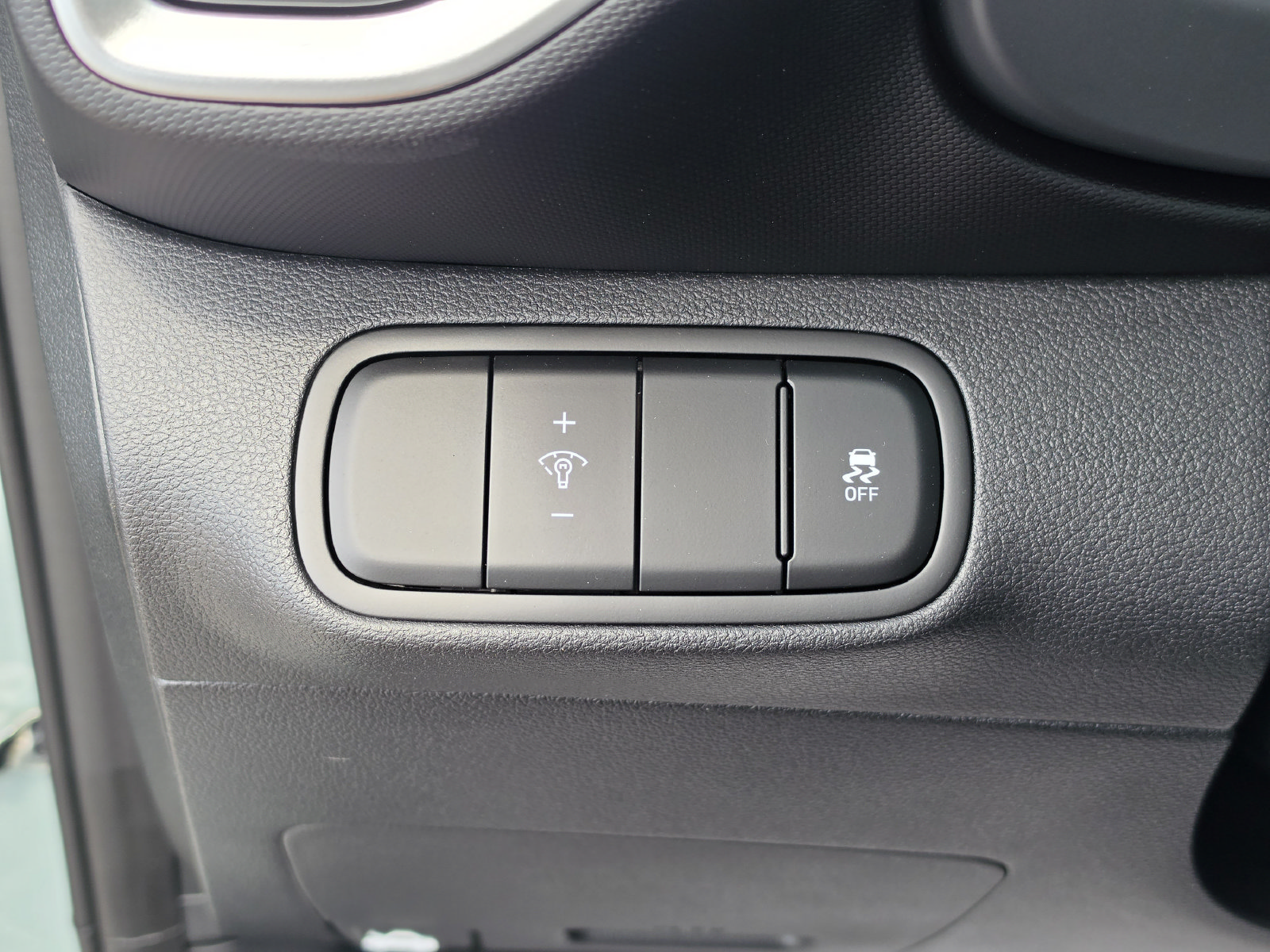 New 2026 Hyundai Venue SEL FWD image 28
