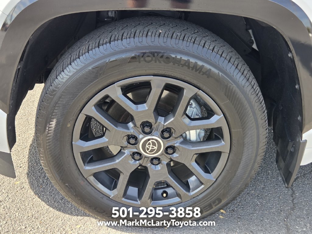 Used 2024 Toyota Sequoia Platinum AWD/4WD image 19