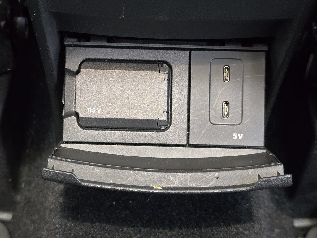 Used 2020 Mercedes-Benz GLB 250 4MATIC image 19