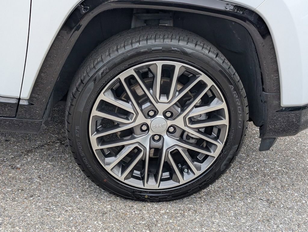 Used 2023 Jeep Compass Limited w/ Elite Group image 9