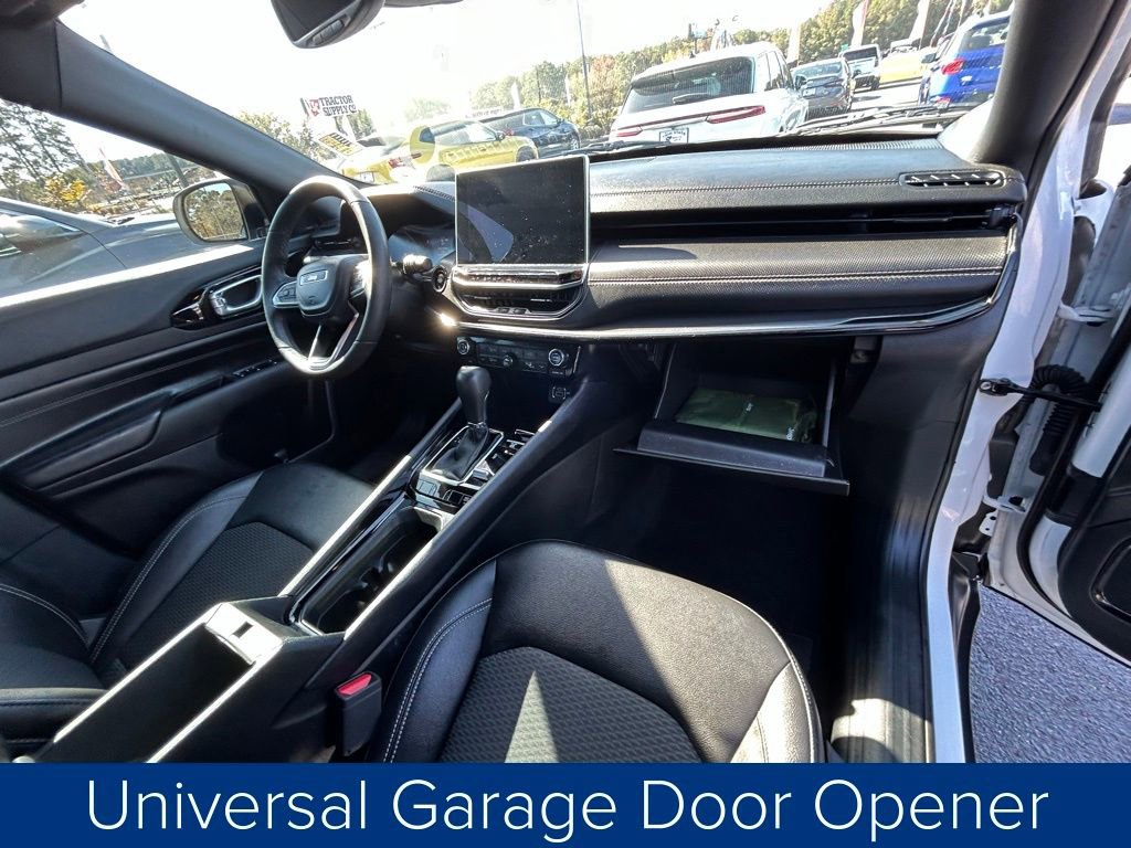 Used 2024 Jeep Compass Latitude w/ Convenience Group image 26