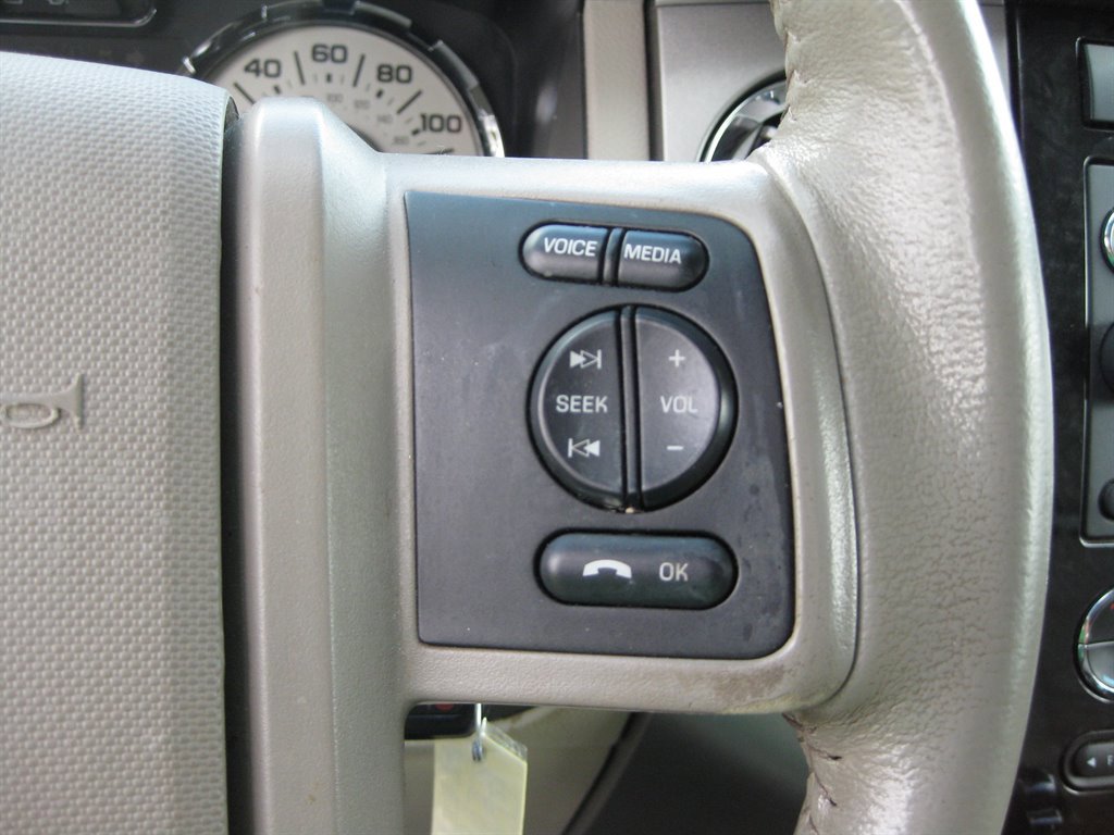 Used 2013 Ford Expedition Limited RWD image 17