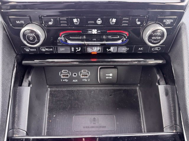 Used 2023 Jeep Grand Cherokee Overland w/ Luxury Tech Group IV AWD/4WD image 18