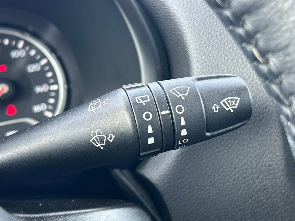 Certified 2023 Jeep Renegade Latitude w/ Premium Group image 25