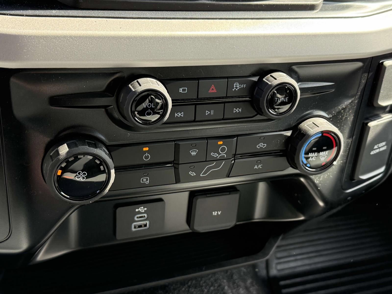 New 2025 Ford F550 4x4 Crew Cab Super Duty image 14