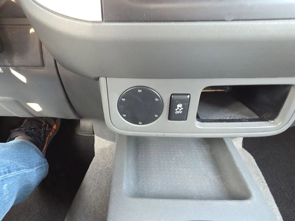 Used 2013 Nissan Frontier SV RWD image 41