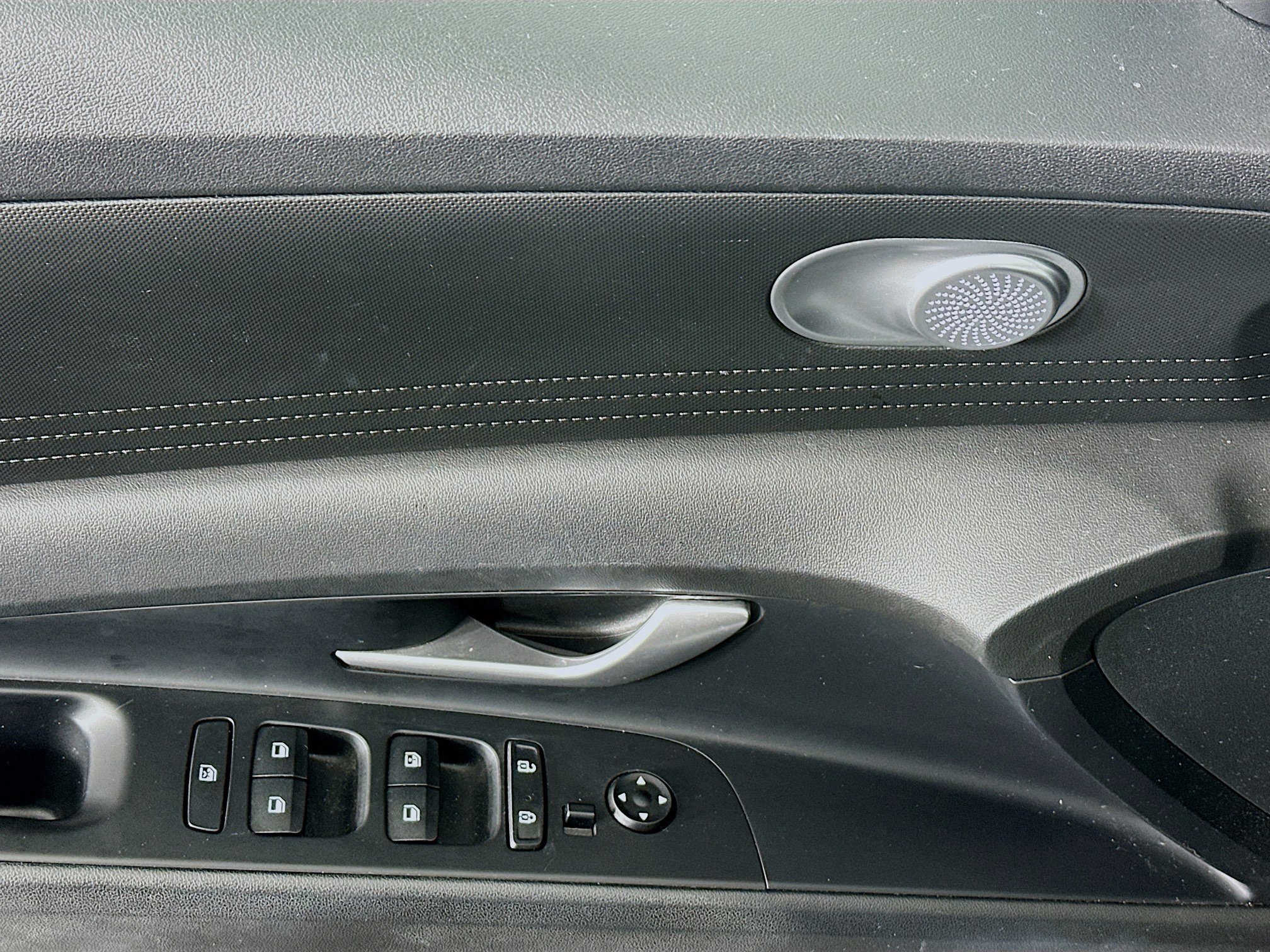 Used 2023 Hyundai Elantra SEL image 15