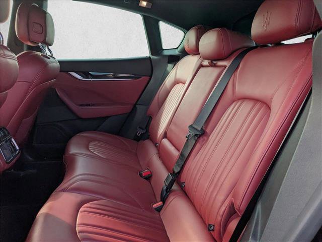 Used 2017 Maserati Levante image 15