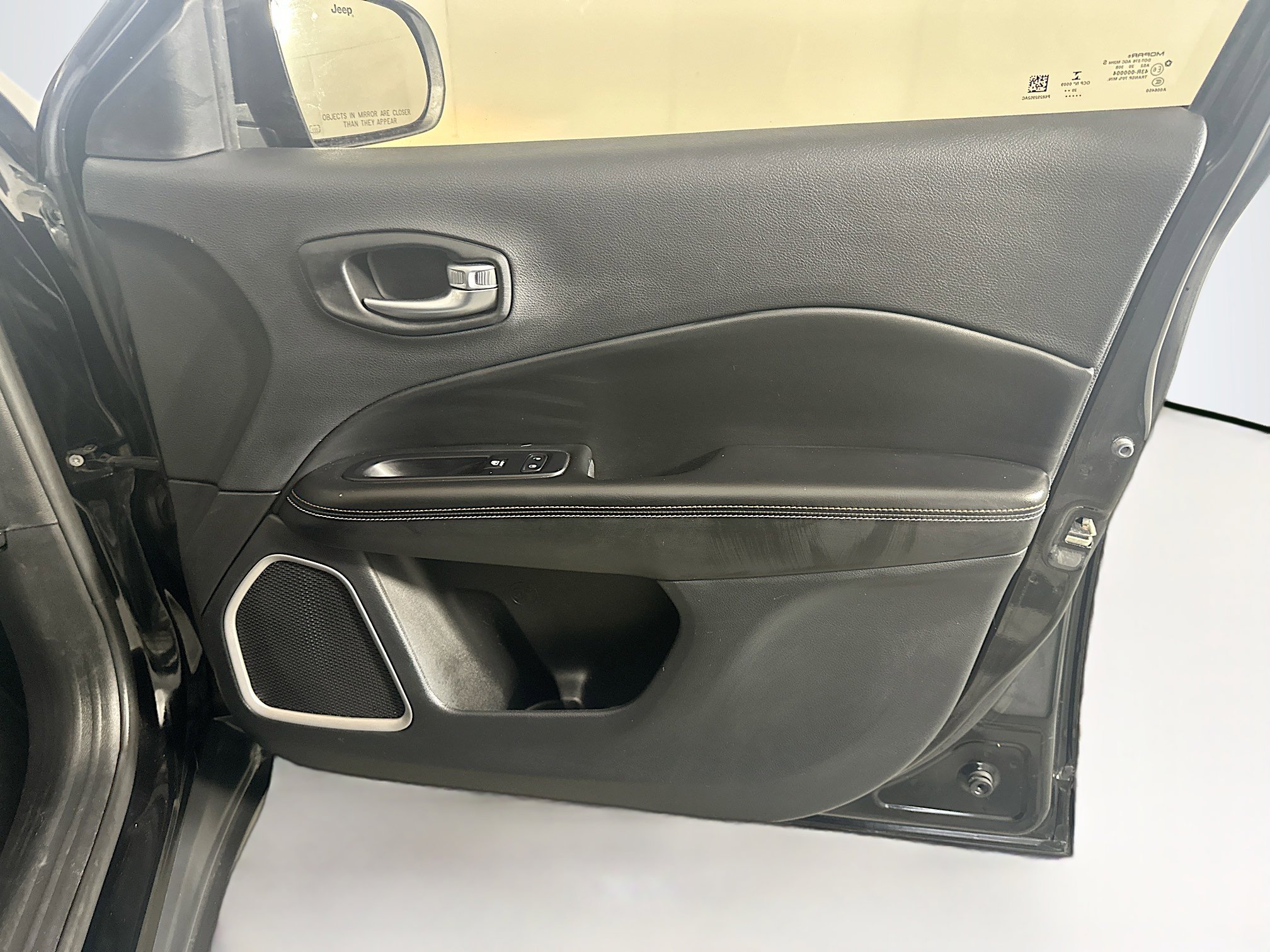 Used 2021 Jeep Compass Latitude FWD image 32