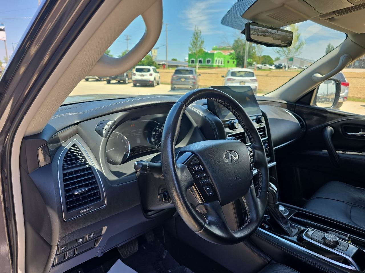 Used 2024 INFINITI QX80 Luxe AWD/4WD image 19