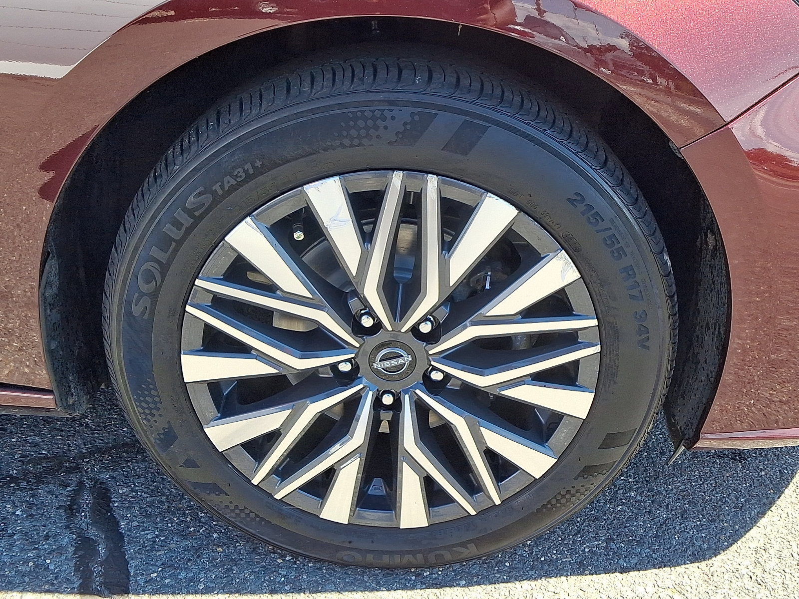 Used 2024 Nissan Altima 2.5 SV FWD image 9
