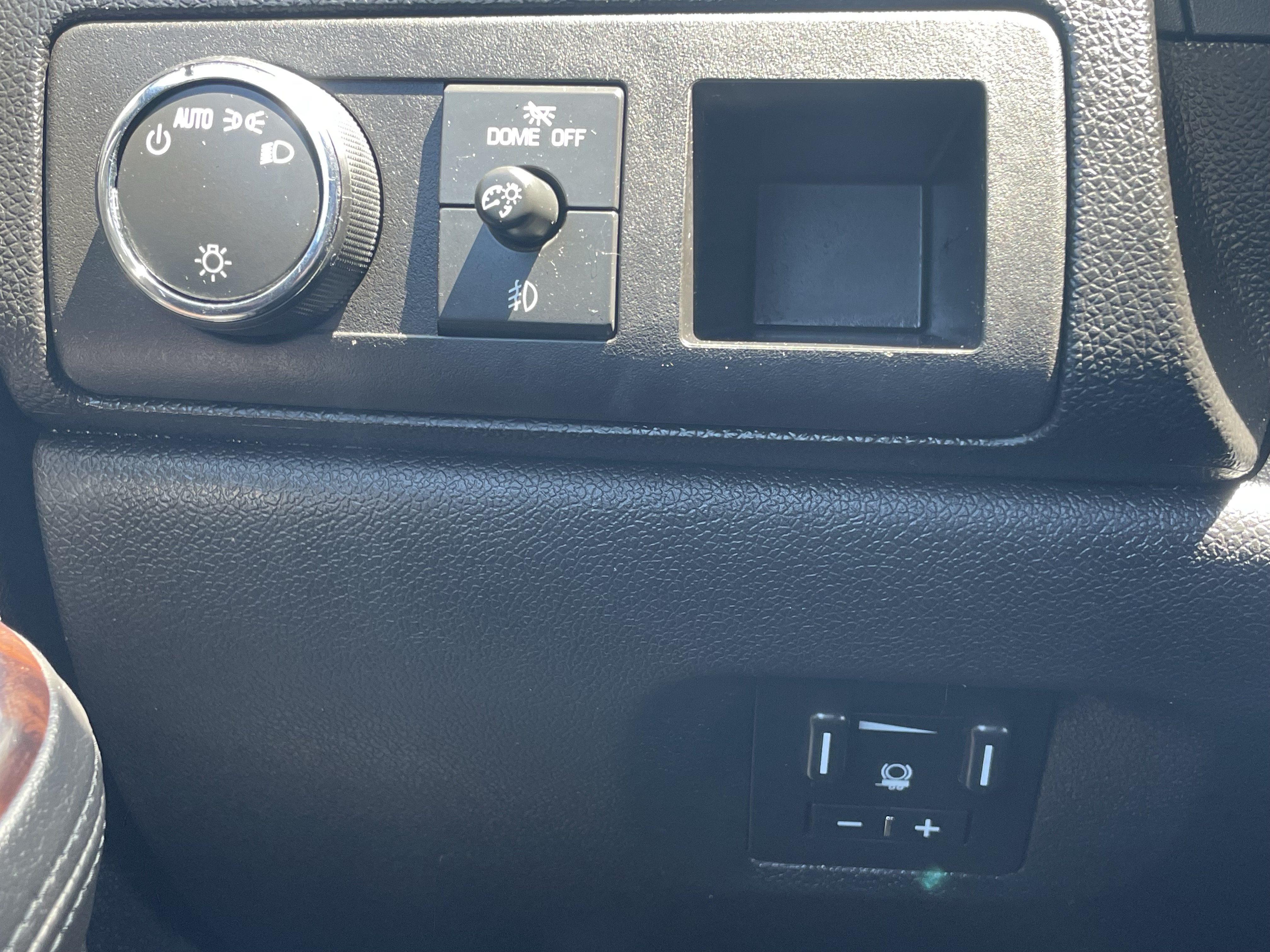 Used 2014 GMC Yukon Denali AWD/4WD image 14