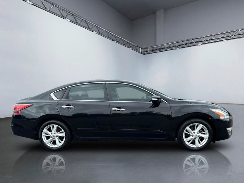 Used 2015 Nissan Altima 2.5 SV w/ Convenience Package FWD image 3