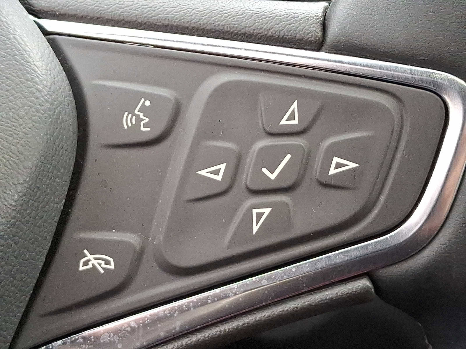 Used 2024 Chevrolet Equinox LT image 23