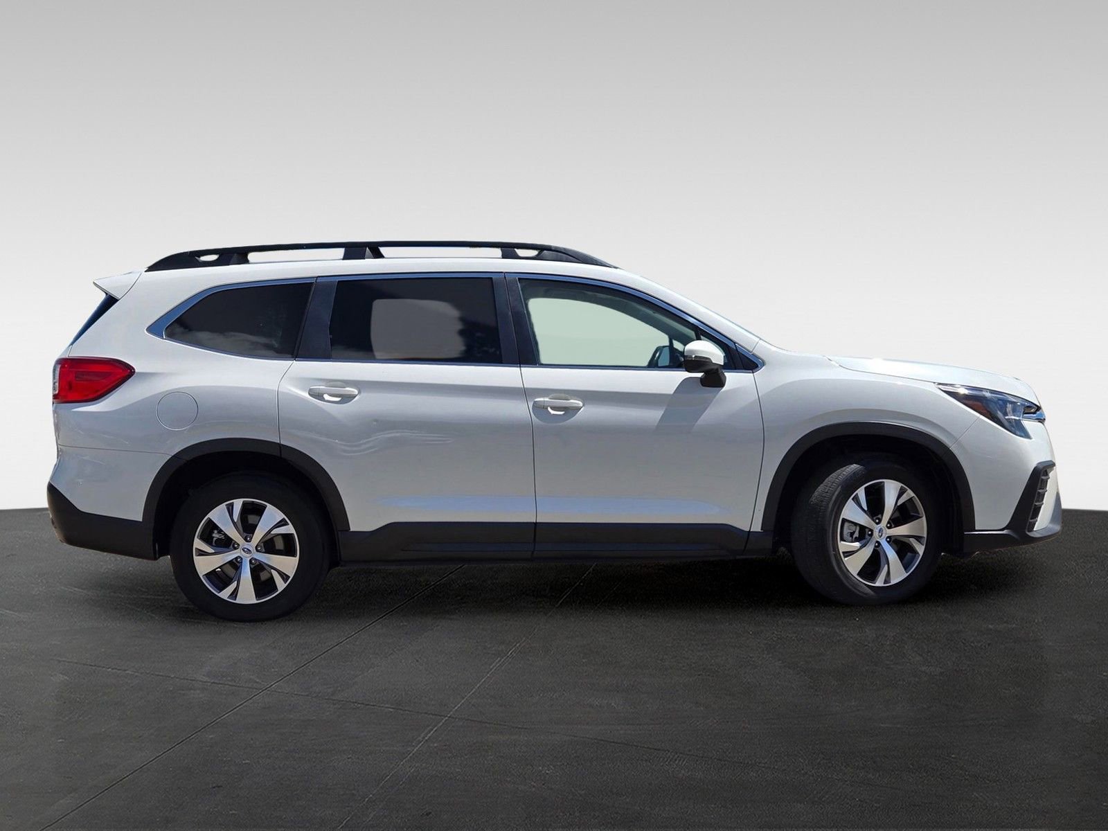 Used 2023 Subaru Ascent Premium w/ Convenience Package AWD/4WD image 3
