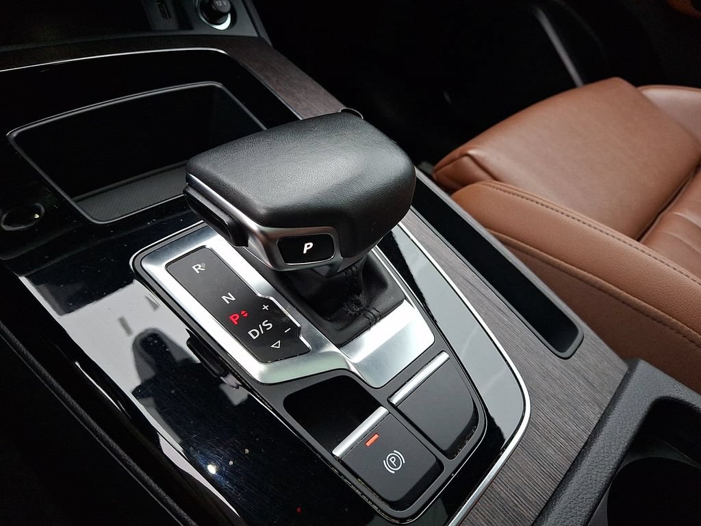 Used 2024 Audi Q5 2.0T Premium w/ Convenience Package AWD/4WD image 16