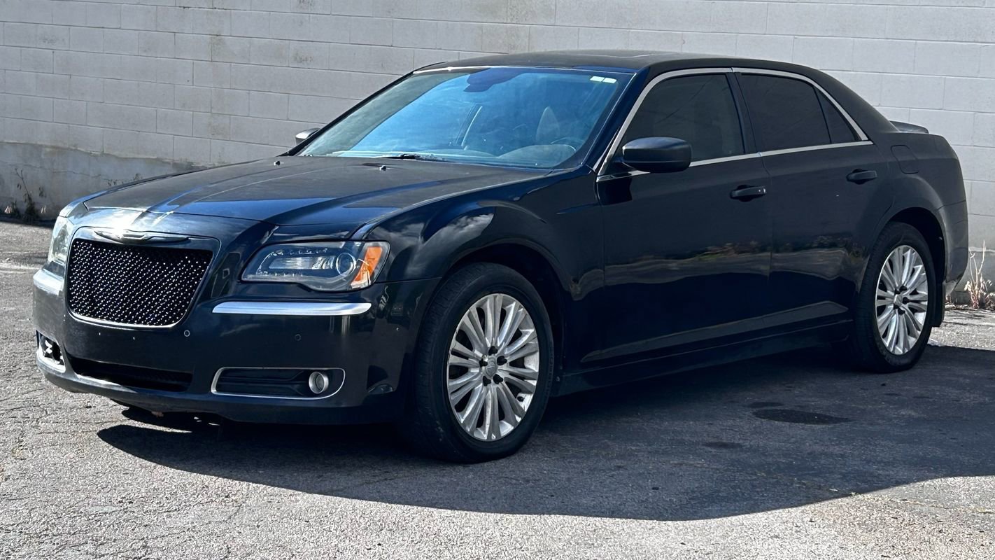 Used 2013 Chrysler 300 C Luxury Series w/ Beats Audio Group AWD/4WD image 1