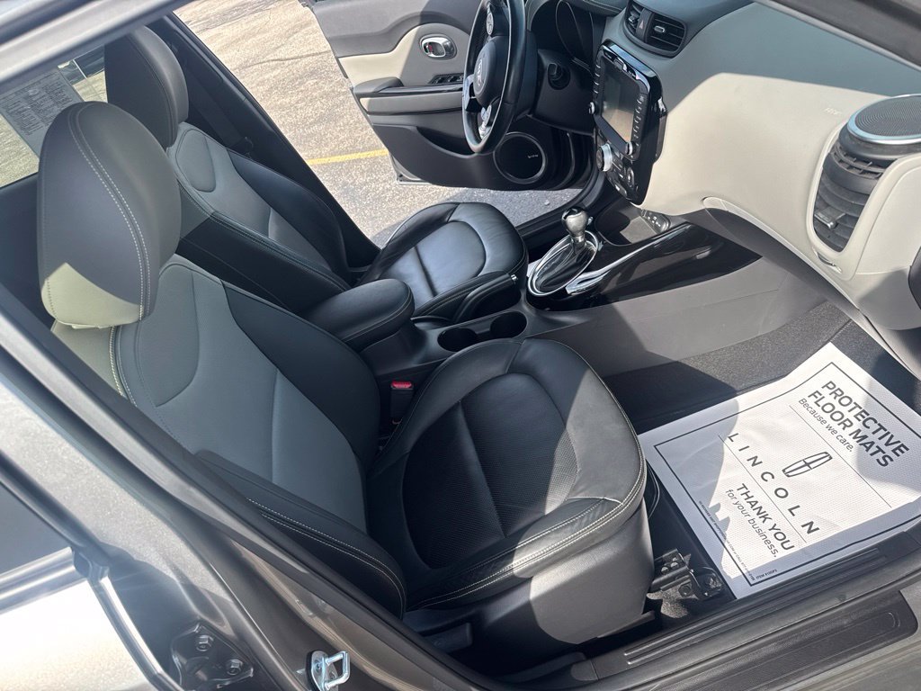 Used 2015 Kia Soul + w/ Primo Package FWD image 26