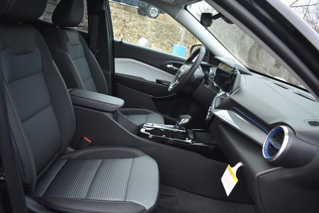 New 2026 Chevrolet Trax LT w/ Driver Confidence Package image 13