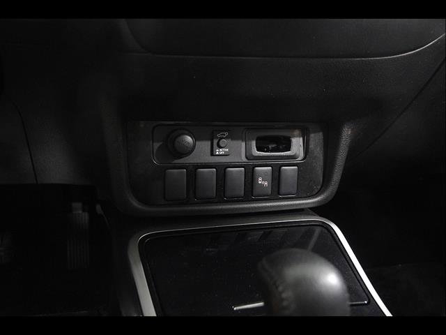 Used 2017 Mitsubishi Outlander GT AWD/4WD image 14