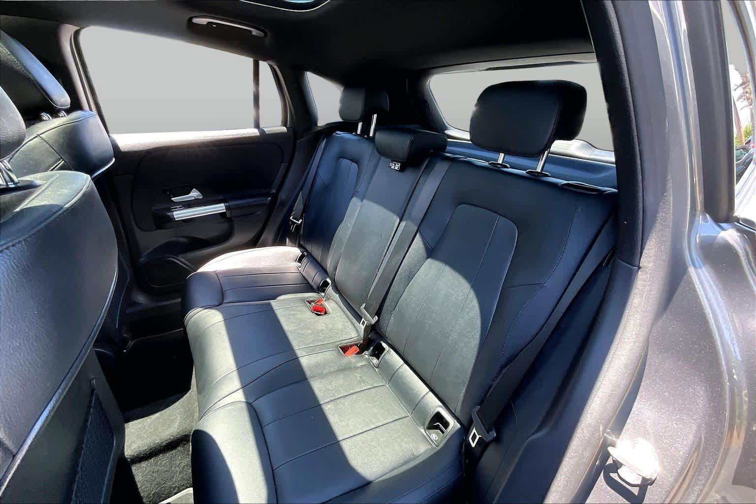 Used 2023 Mercedes-Benz GLA 250 4MATIC w/ Premium Package image 20