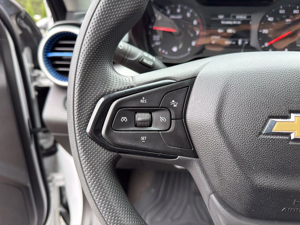 Used 2025 Chevrolet Trax LS FWD image 16