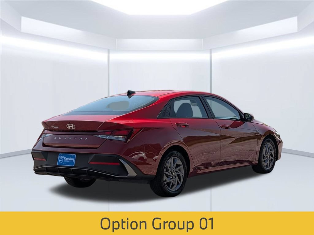 Used 2024 Hyundai Elantra SEL FWD image 7