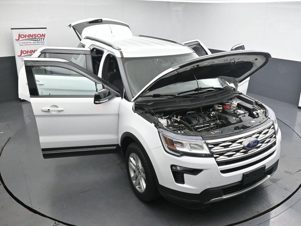 Used 2018 Ford Explorer XLT w/ Equipment Group 201A AWD/4WD image 43