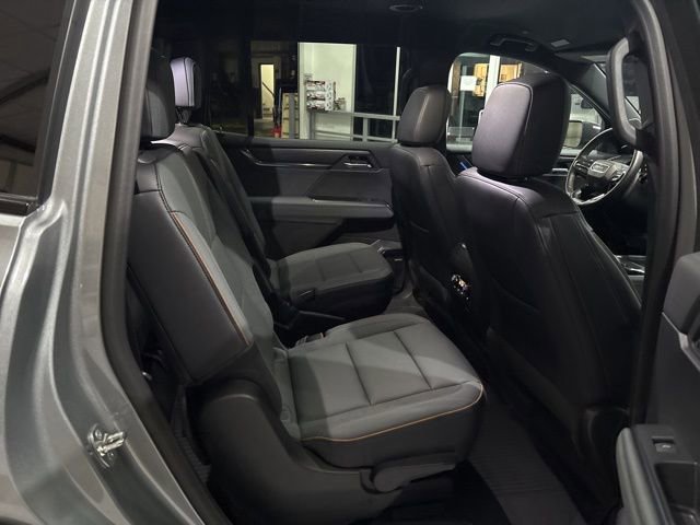 Used 2024 GMC Acadia AT4 w/ Luxury Package image 31