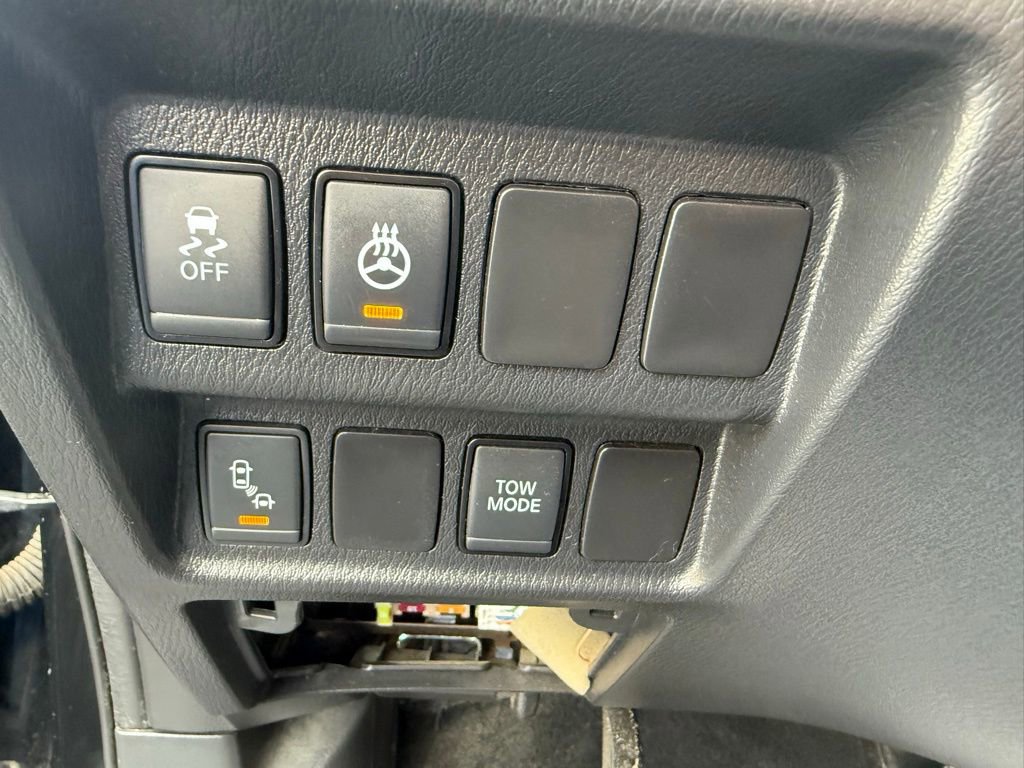 Used 2020 Nissan Pathfinder SV image 23