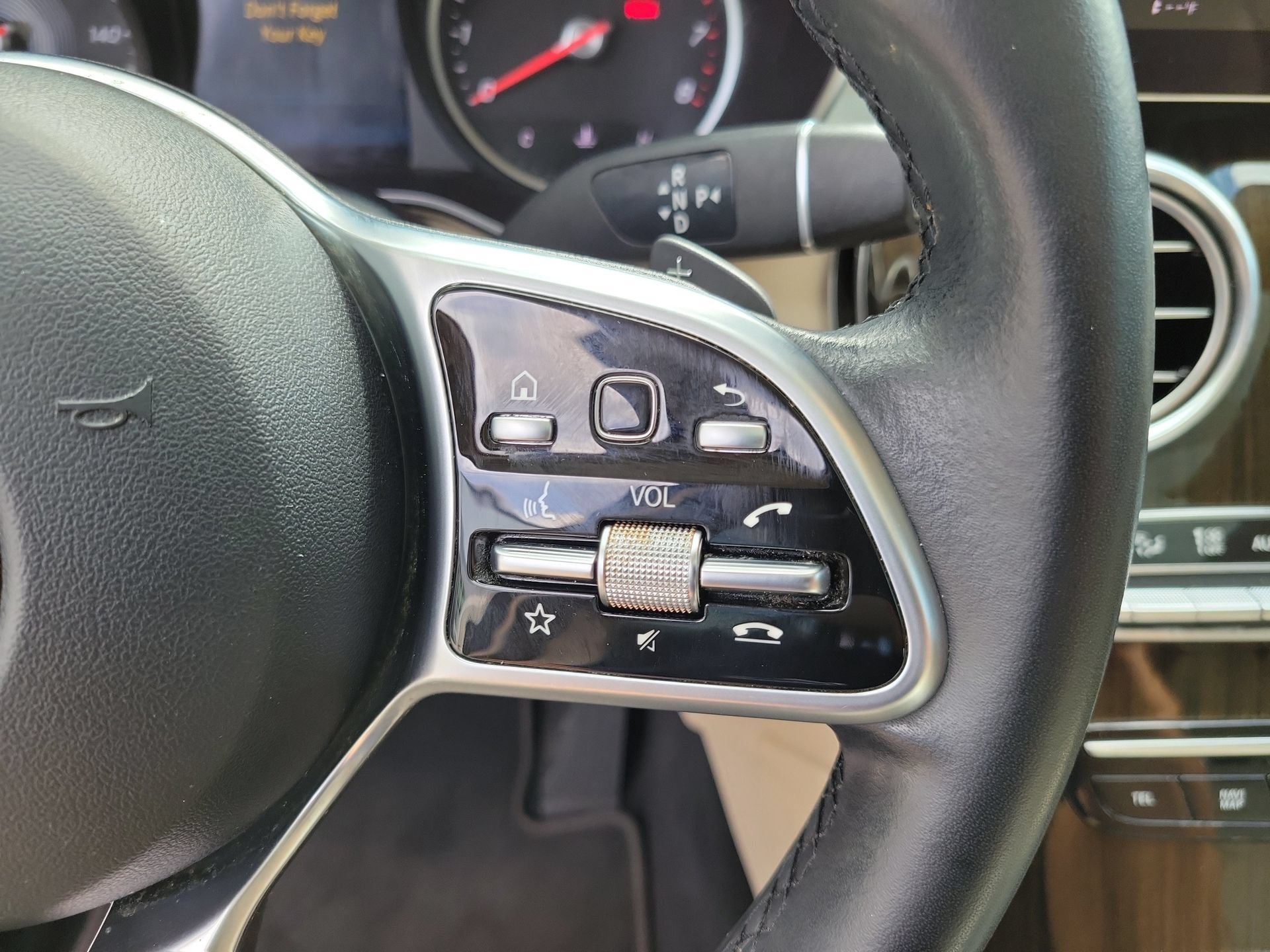 Used 2021 Mercedes-Benz GLC 300 w/ Premium Package image 33