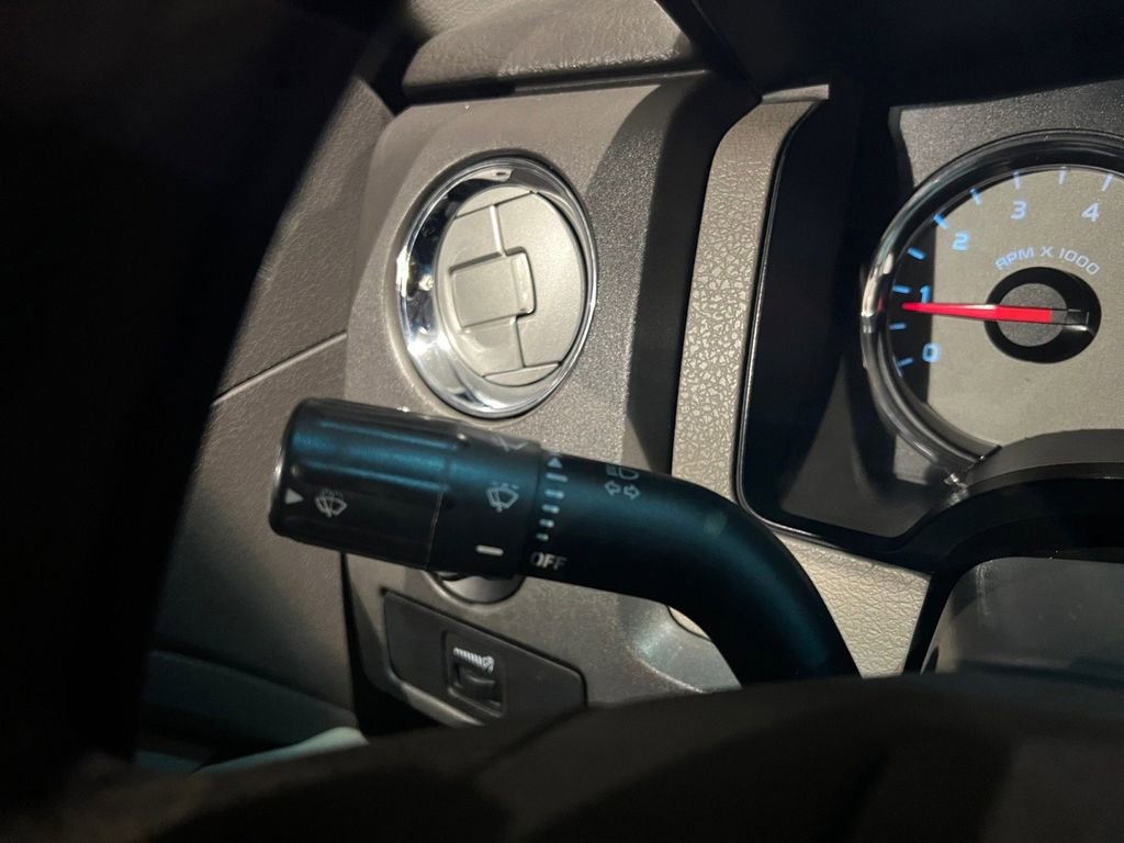 Used 2010 Ford F150 XLT image 31