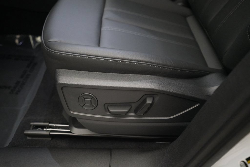 Used 2025 Audi Q5 Premium w/ Convenience Package AWD/4WD image 28
