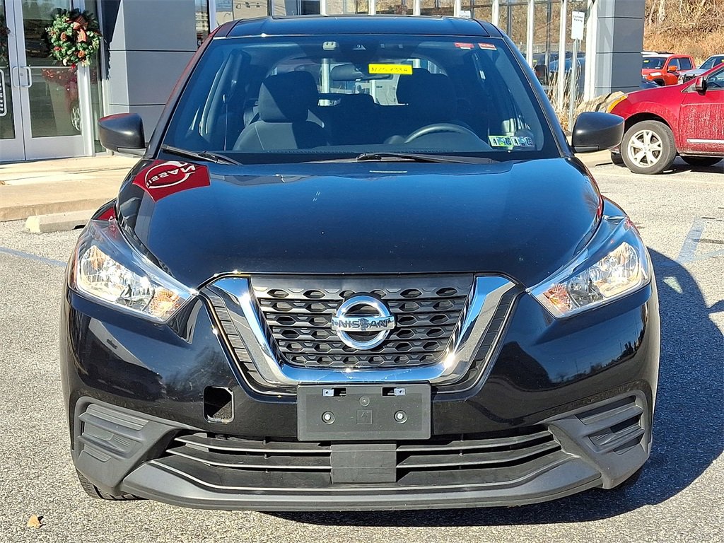 Used 2020 Nissan Kicks S image 2