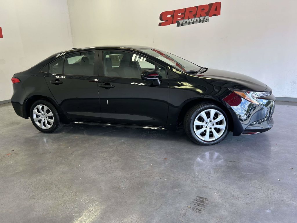 Used 2026 Toyota Corolla LE FWD image 2