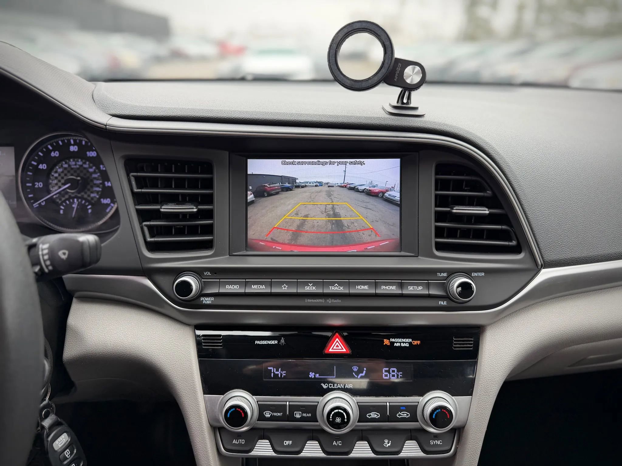 Used 2020 Hyundai Elantra SEL FWD image 17