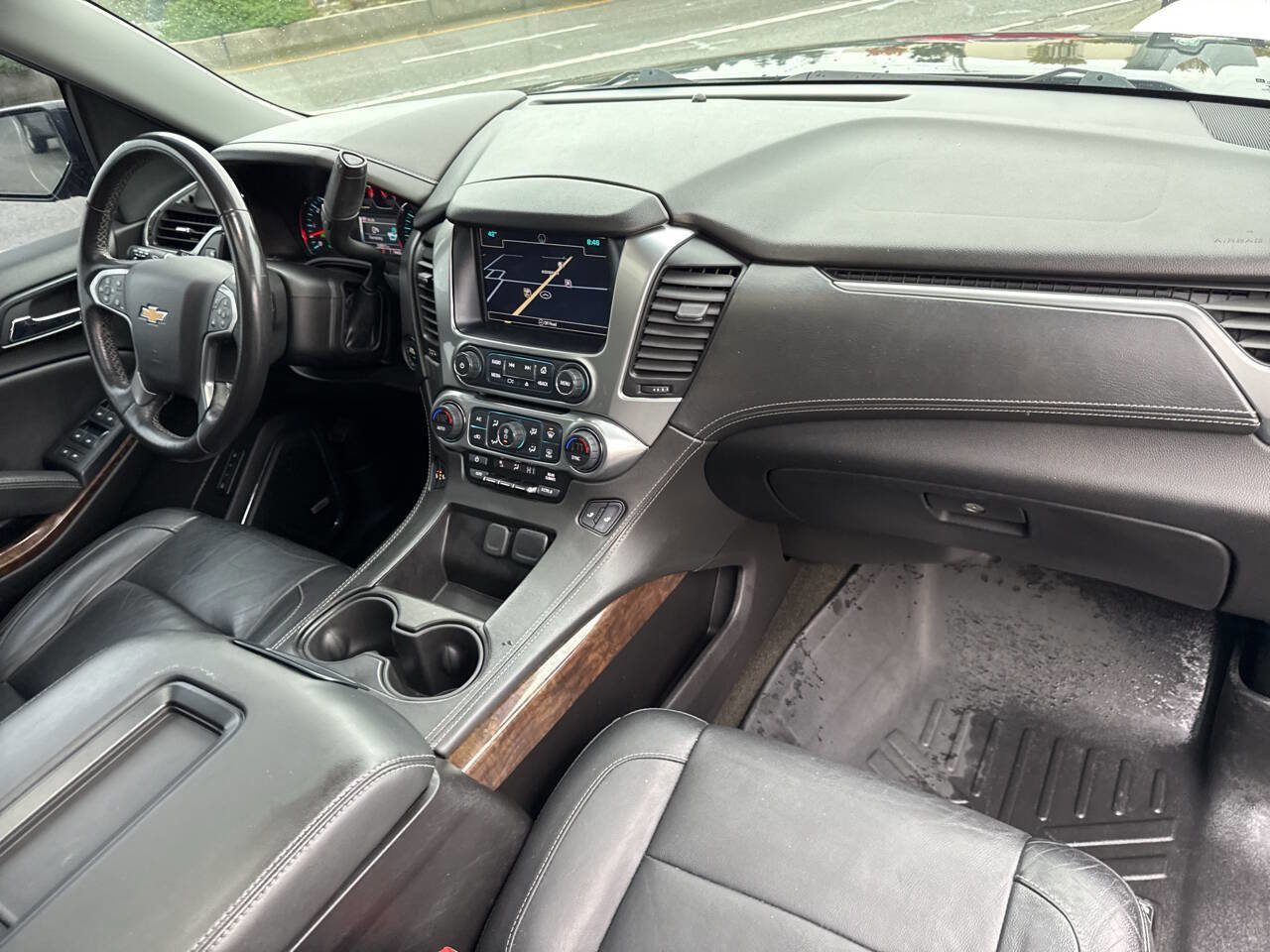 Used 2018 Chevrolet Suburban LT image 16