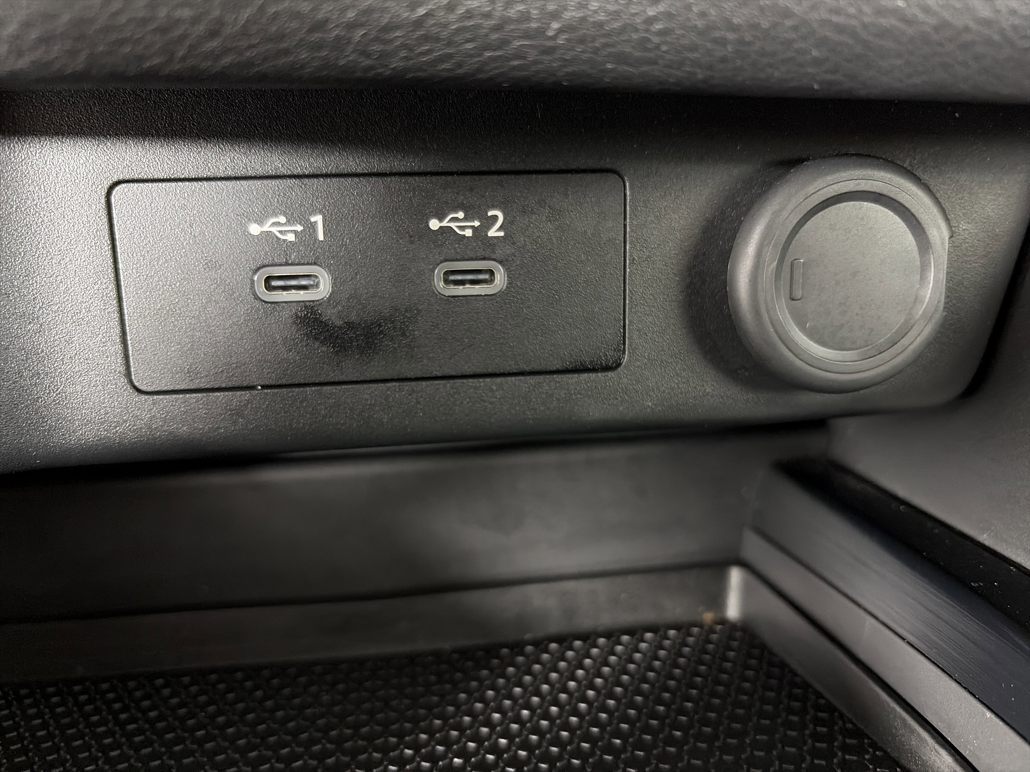 Used 2025 Nissan Rogue SV image 22