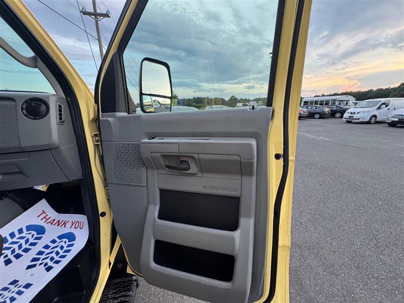 Used 2019 Ford E-450 and Econoline 450 Super Duty w/ Power Windows & Locks Group image 37