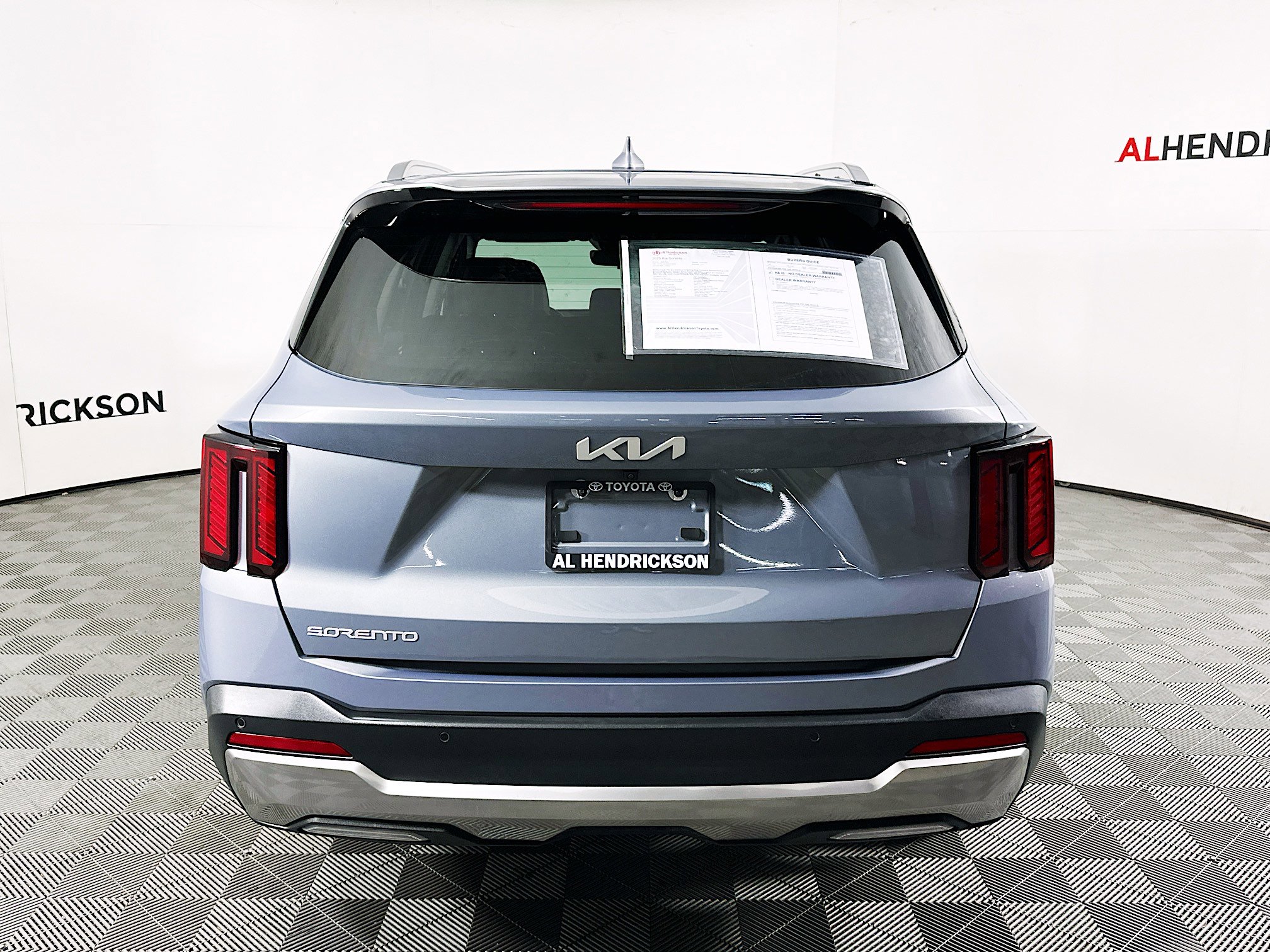 Used 2025 Kia Sorento S w/ Panoramic Sunroof Package image 4