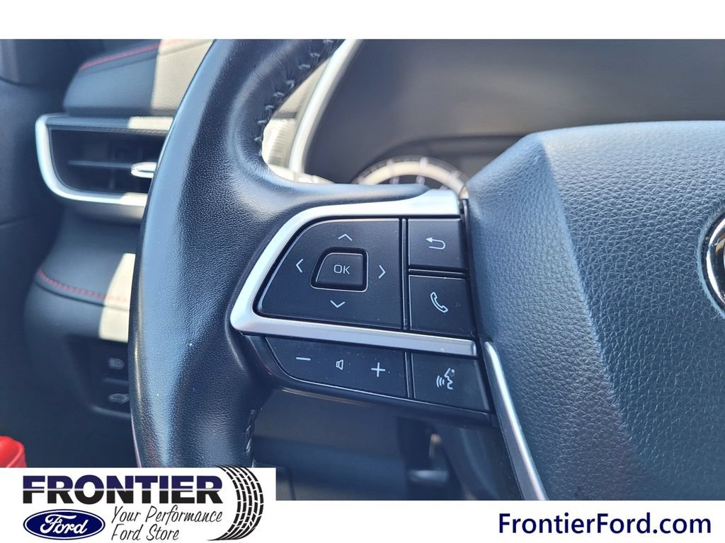 Used 2022 Toyota Highlander XSE AWD/4WD image 15