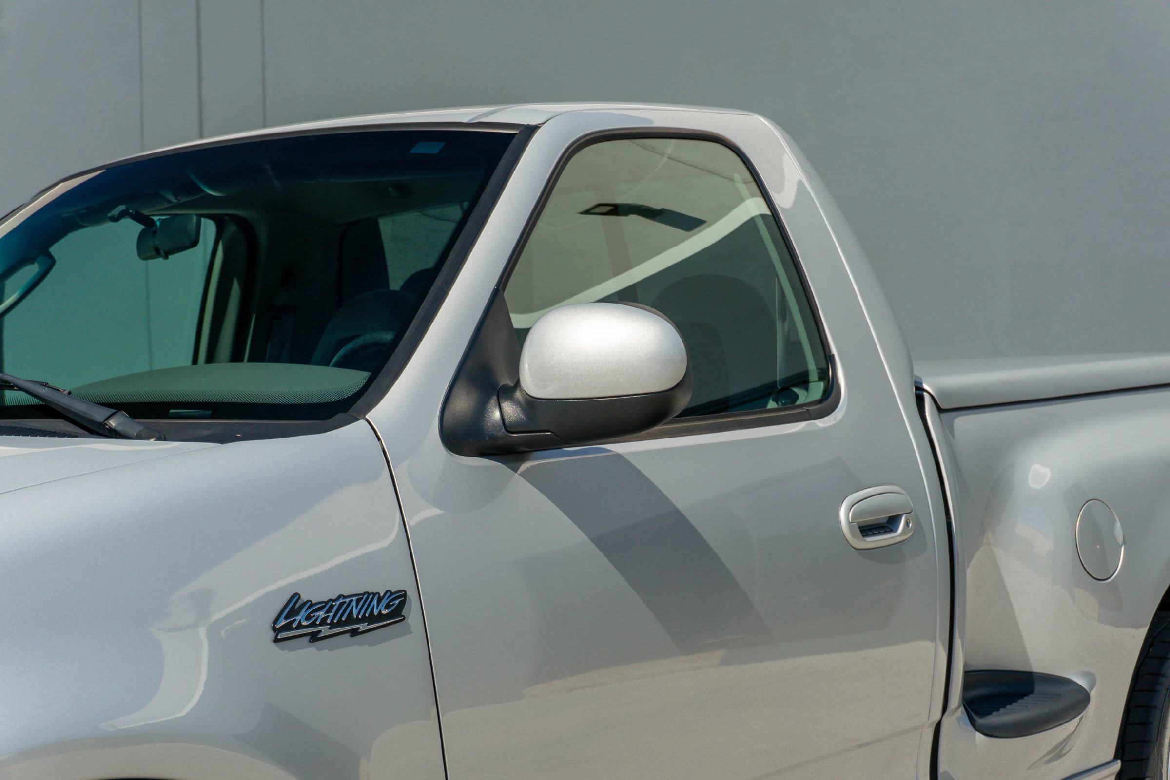 Used 2004 Ford F150 Lightning RWD image 29