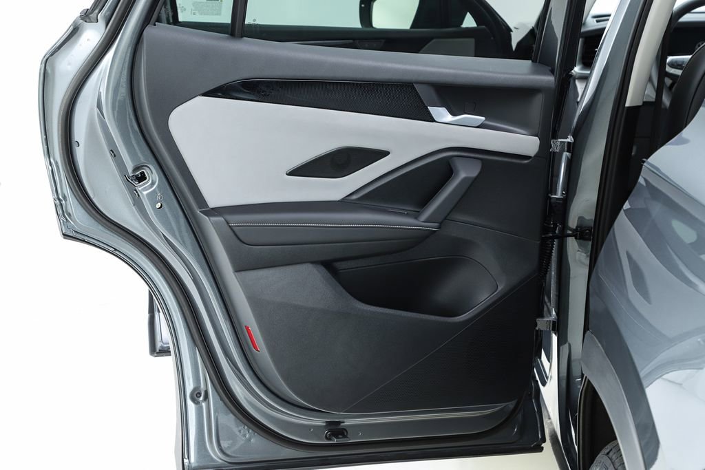 New 2026 Volkswagen Tiguan SE image 56