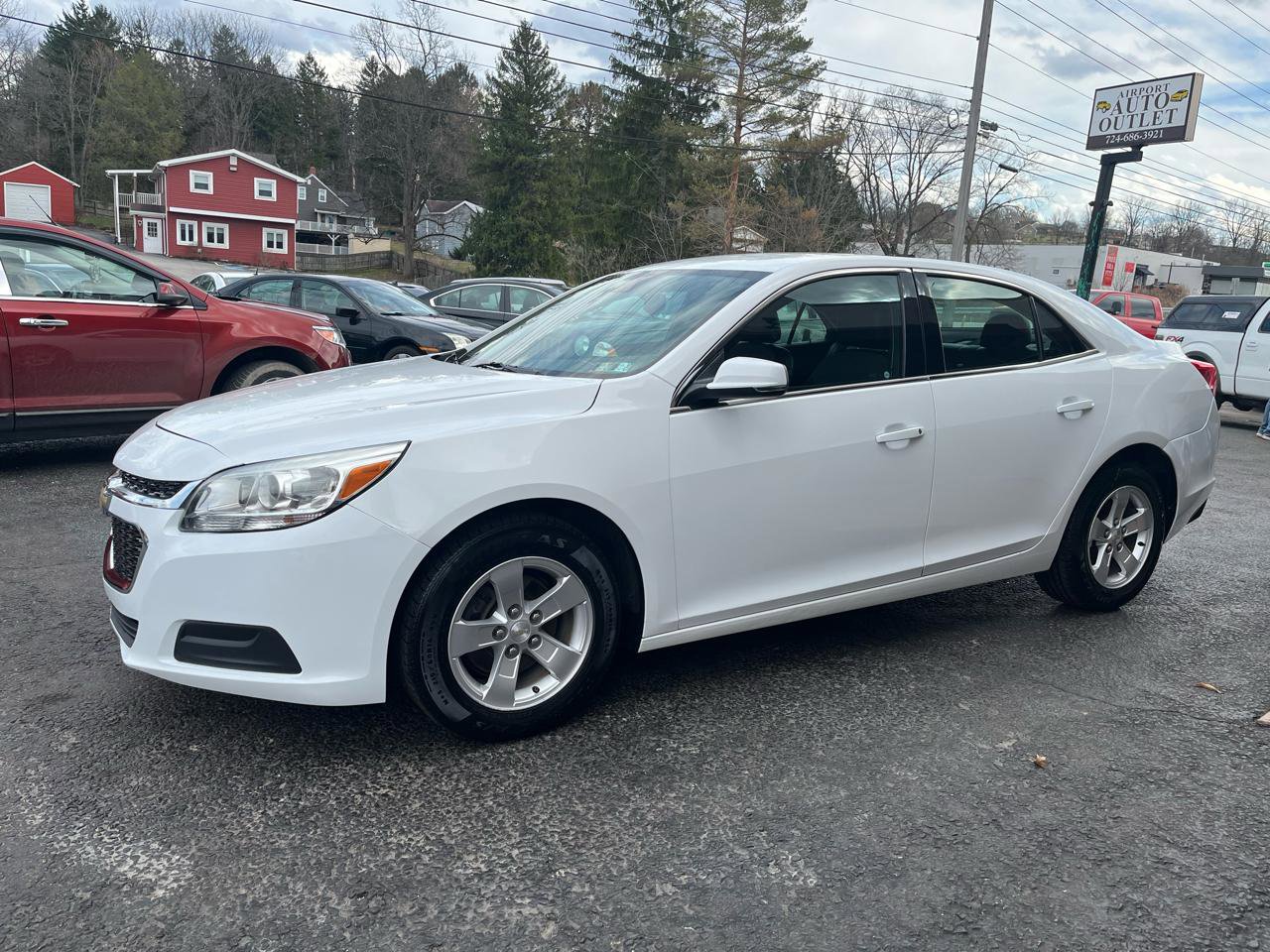 Used 2015 Chevrolet Malibu LT image 9