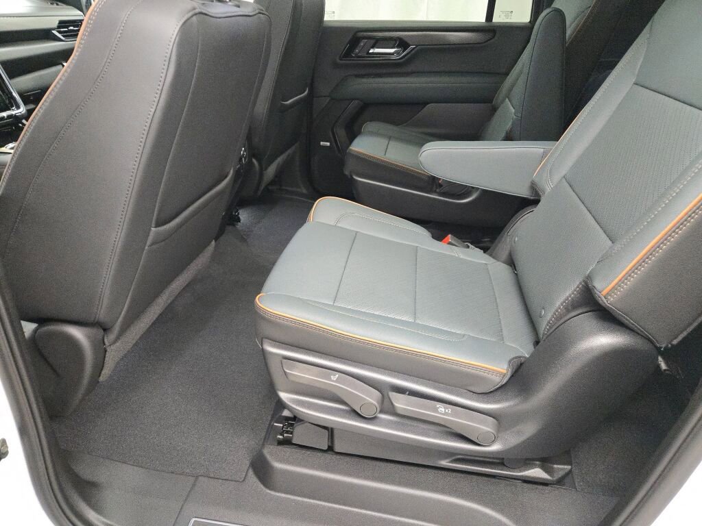 New 2026 GMC Yukon XL AT4 w/ AT4 Premium Package AWD/4WD image 19