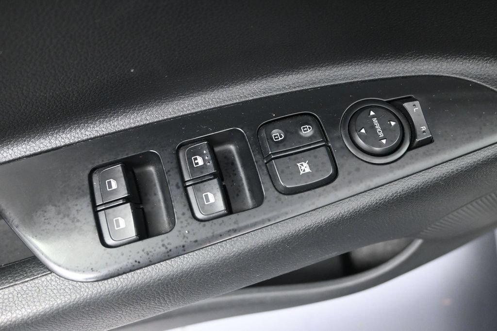 Certified 2021 Kia Rio S FWD image 11