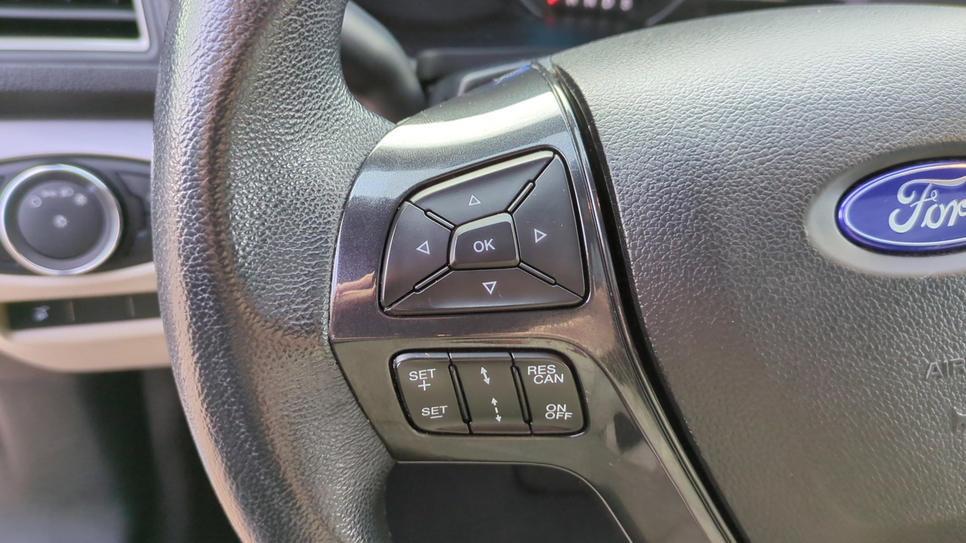 Used 2018 Ford Explorer XLT w/ Equipment Group 202A image 17