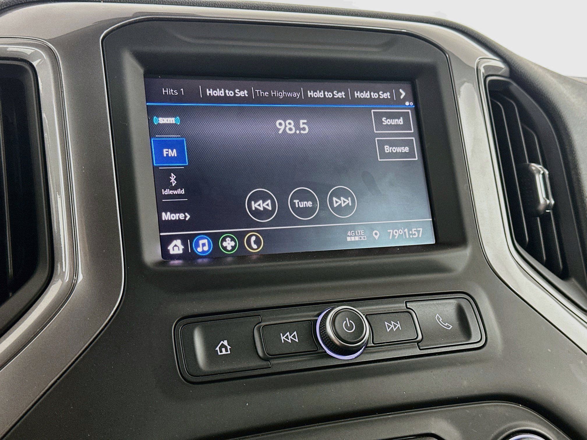 Used 2021 Chevrolet Silverado 1500 Custom AWD/4WD image 21