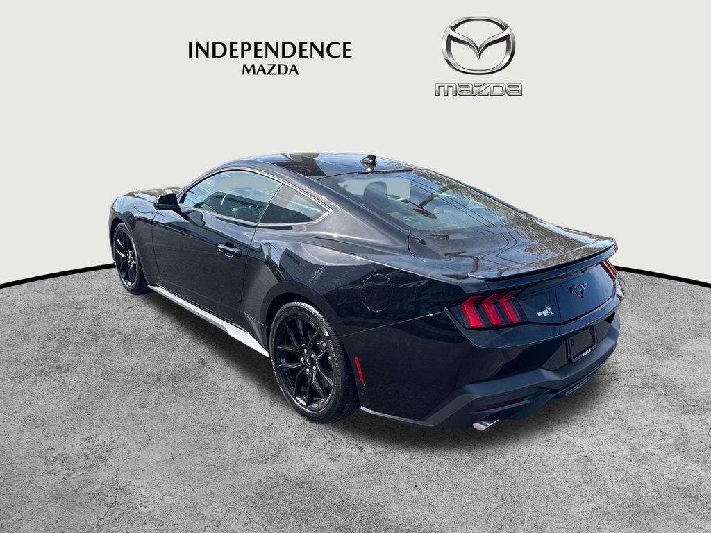 Used 2025 Ford Mustang Coupe image 5