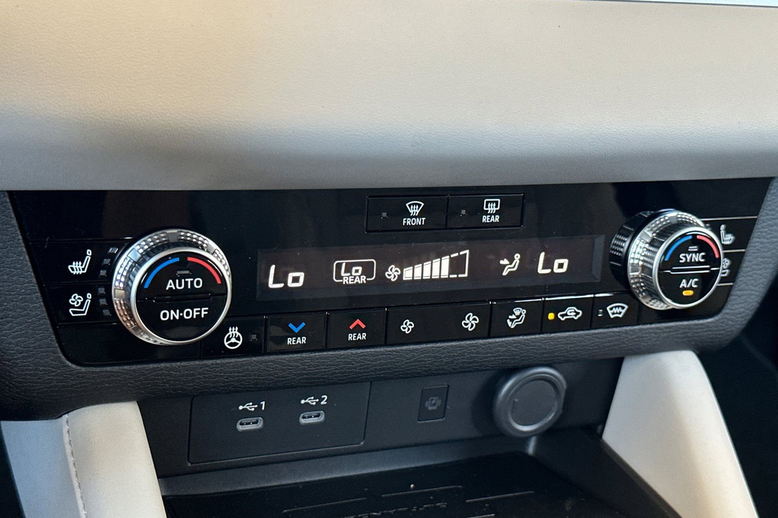 New 2025 Mitsubishi Outlander SEL image 19